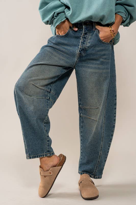 Distressed Essence Barrel Jeans