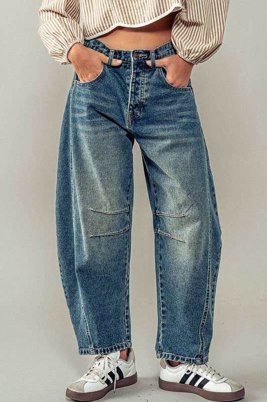 Distressed Essence Barrel Jeans